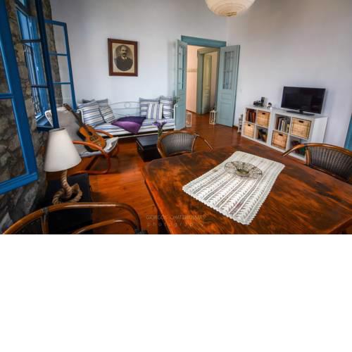 Traditional Seafront Mansion - Mirsini