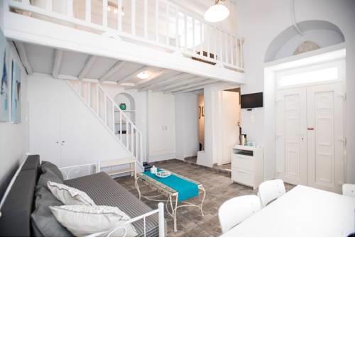 Traditional Split level house in Mykonos Town