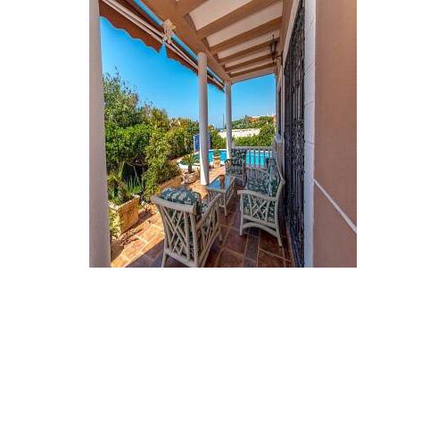 Traditional villa with pool 5 minutes from beaches