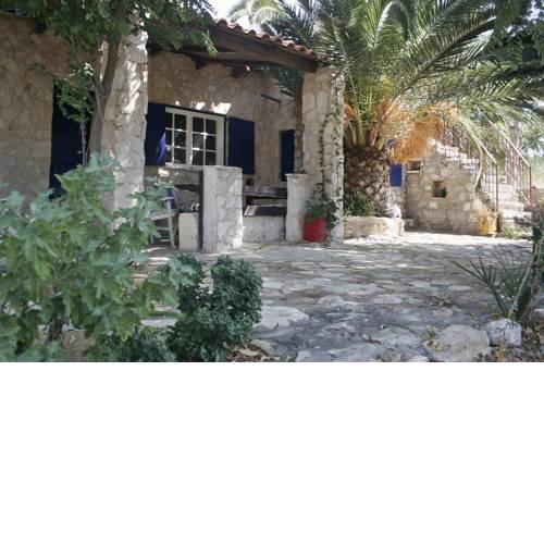 traditionalhouses moniaros