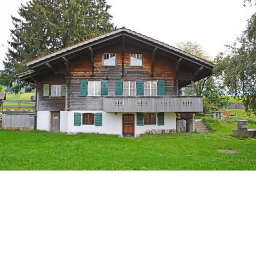 Traditionelles Chalet Schärmtanne