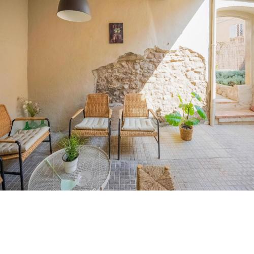 Tranquil Holiday Home in Navás with Balcony