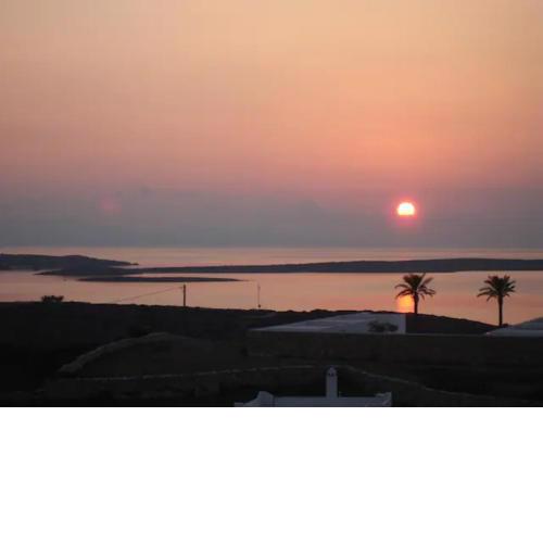 Tranquil house in Paros