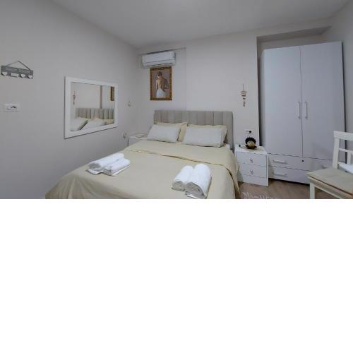 Tranquil Oasis for Two