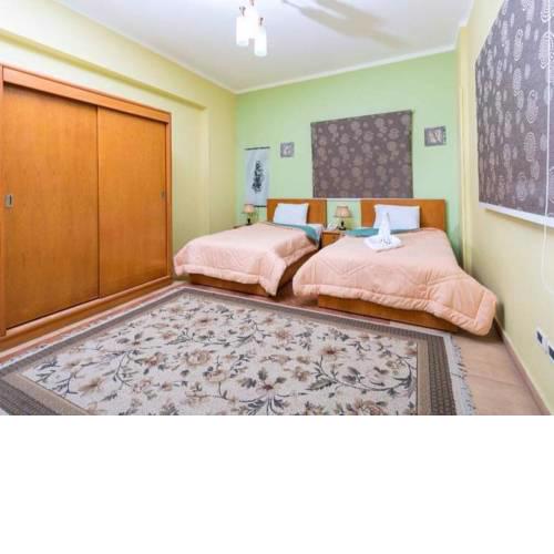 Travelholic Hostel