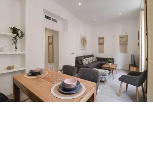 Trendy Two Bedrooms in Ollerias
