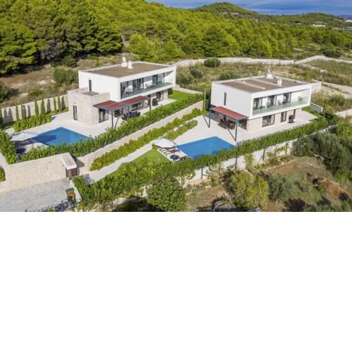 Tribunj Villa Sleeps 8 with Pool Air Con and WiFi