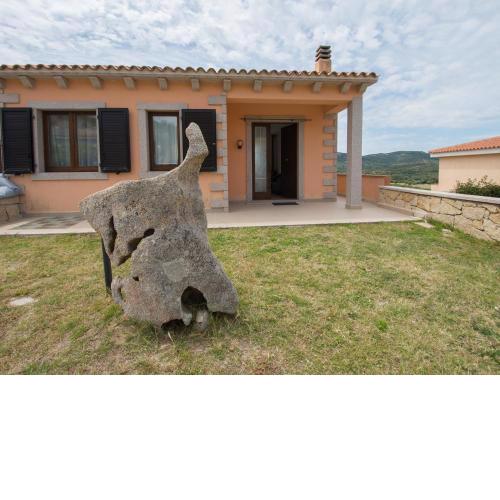 Trilocale con giardino 1500 mt da Porto Pollo