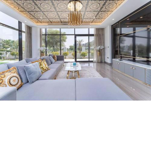 Trinity Holiday Homes - Luxuriously Designed 6 Bedroom Villa