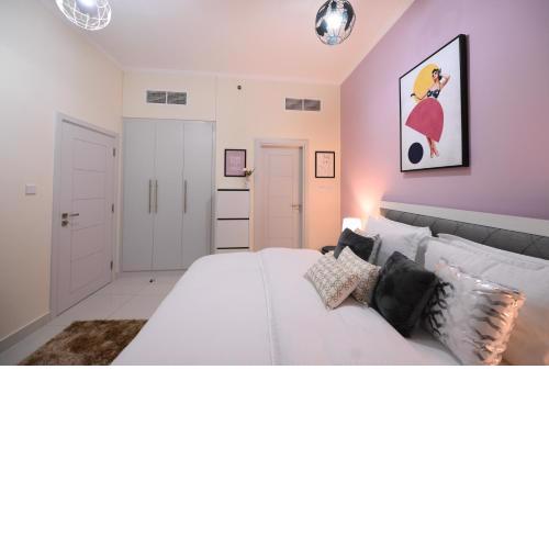 Trinity Holiday Homes Marina - Two Bedroom Apartment