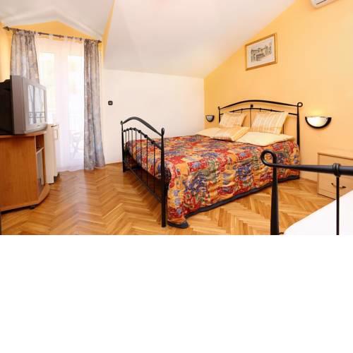Triple Room Duce 10303d