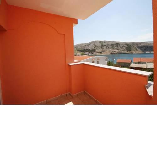 Triple Room Metajna 6487e
