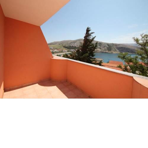 Triple Room Metajna 6487h