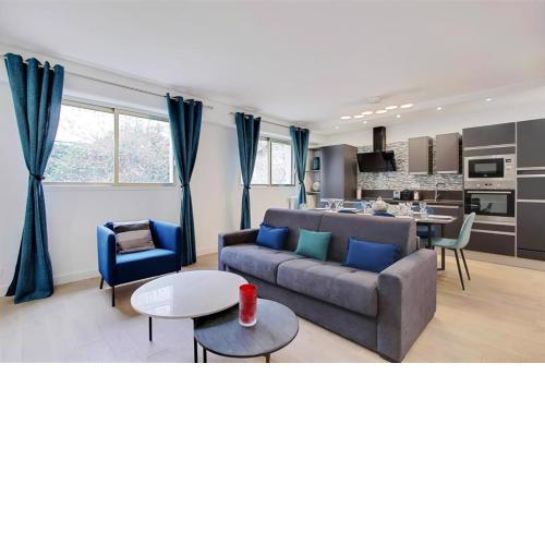 TROCADERO/ EIFFEL TOWER - 3 Bedrooms- All New!