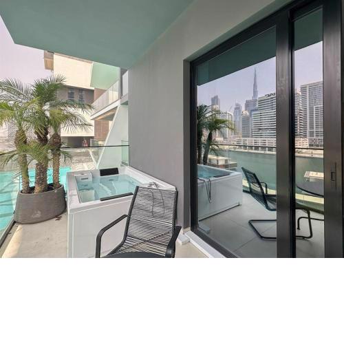 Trophy - Tech Haven w/ Private Jacuzzi