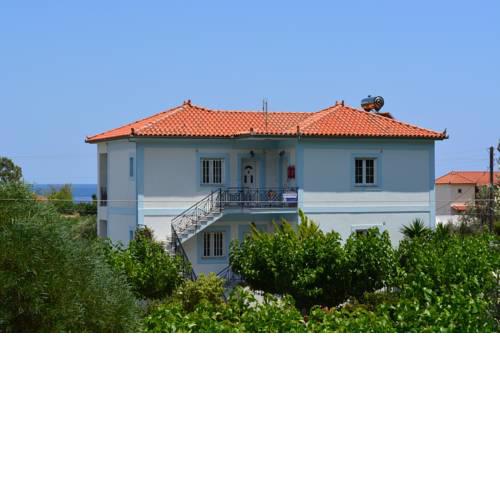 Troumpas Family Rooms & Apartments