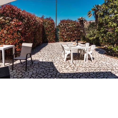 Trulli Relax San Marco con Giardino Privato Wifi e Netflix by Itria Property