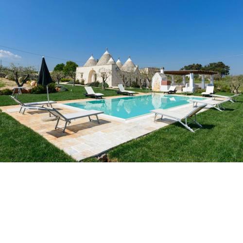 Trulli Terrarossa con Piscina