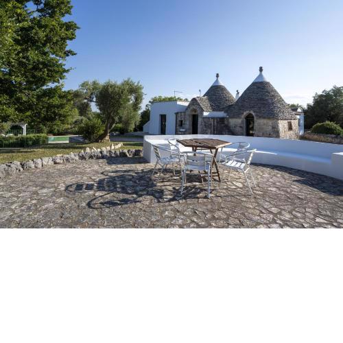 Trullo Allegro with pool
