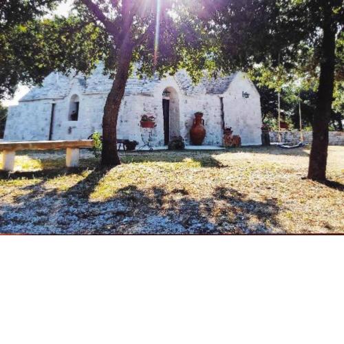 Trullo Monte Bell with private garden and pool