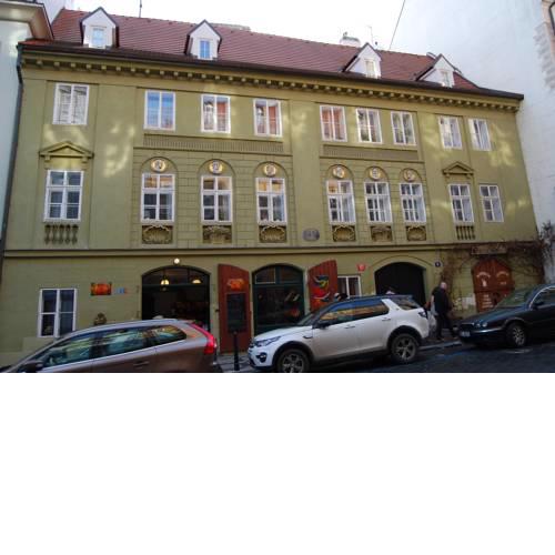 Trziste Apartment