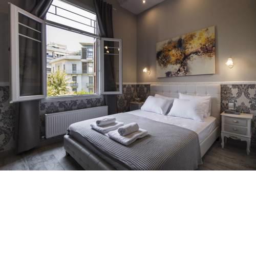 Tsimiski 104 Luxury Suites