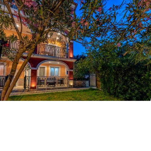 Tsiolis Studios & Apartments