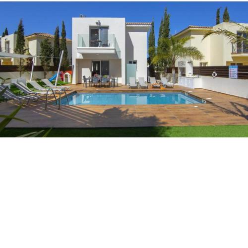 Tsokkos Family Villa