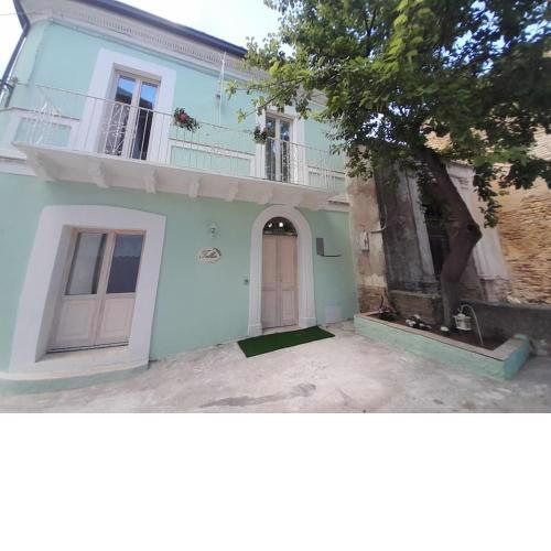 Tullia -intera casa-