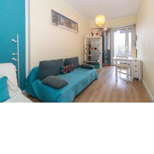 Turin Aurora Colourful Apartment