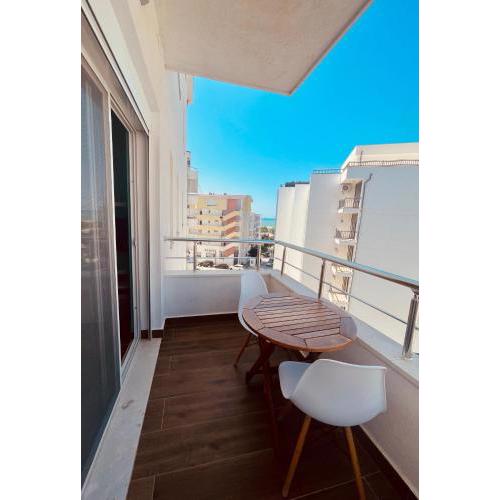 Turquoise Qerret Apartment