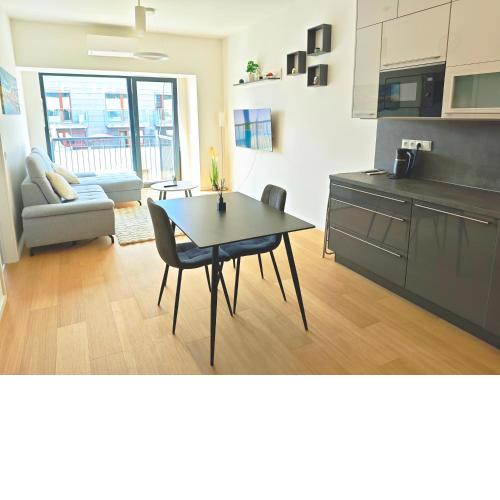 Tusarova Comfort Apartment, City Center, Parking!