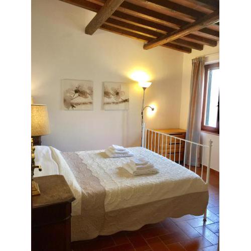 Tuscany style apt free parking 15 min from city center