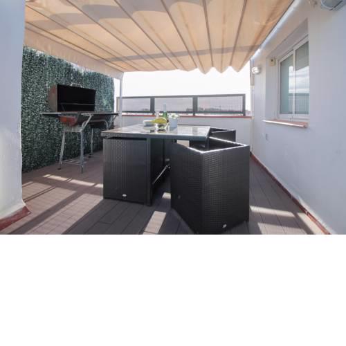 Two apartment duplex with private terrace, sleeps 6