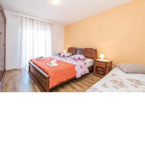 Two-Bedroom Apartment in Kampor