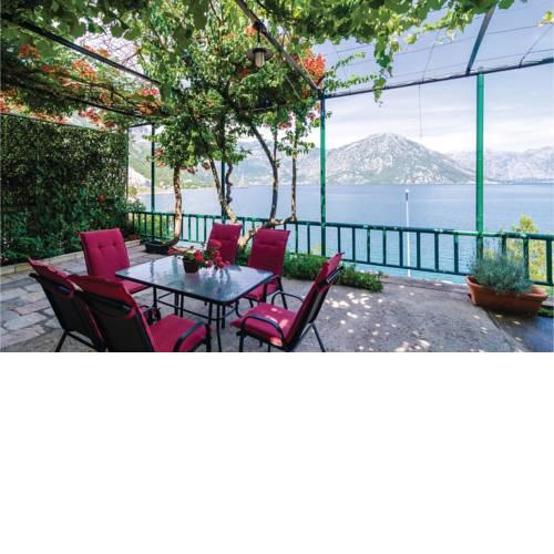 Two-Bedroom Apartment in Kotor