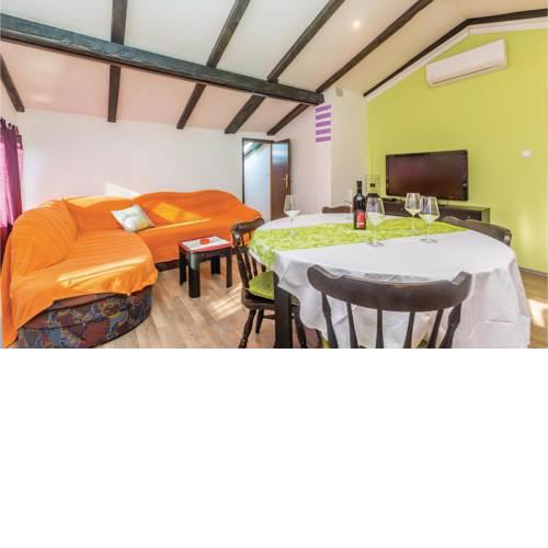Two-Bedroom Apartment in Njivice
