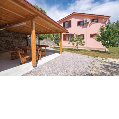 Two-Bedroom Apartment in Pridraga