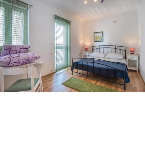Two-Bedroom Apartment in Pula