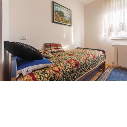 Two-Bedroom Apartment in Pula