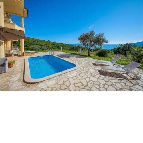 Two-Bedroom Apartment in Rabac
