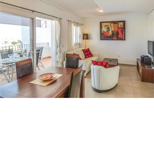 Two-Bedroom Apartment in Sucina