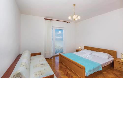 Two-Bedroom Apartment in Sv.Juraj