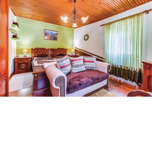 Two-Bedroom Apartment in Zlobin