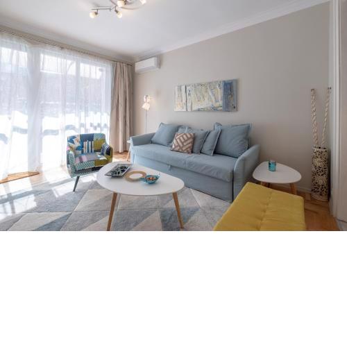 Two Bedroom Apartment Near to Doctors Garden