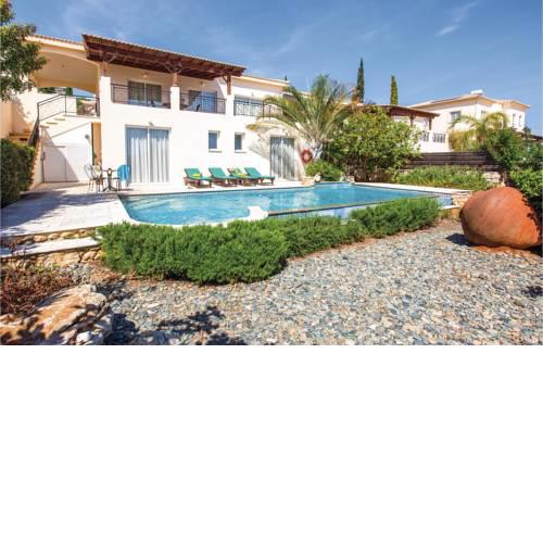 Two-Bedroom Holiday Home in Neo Chorio