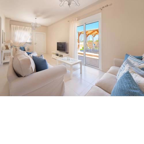 Two bedrooms apartment with big garden