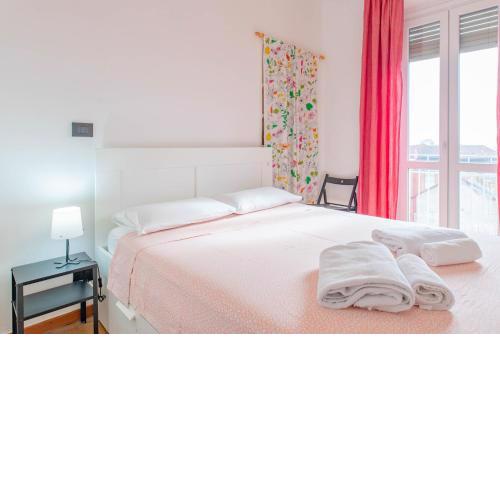 Two Bedrooms + Balcony - Students Home