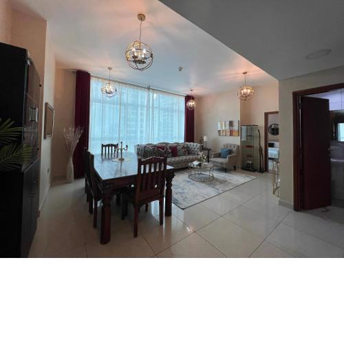 Two Continents Holiday Homes - Marina & Sea View 3 bedrooms Apartment