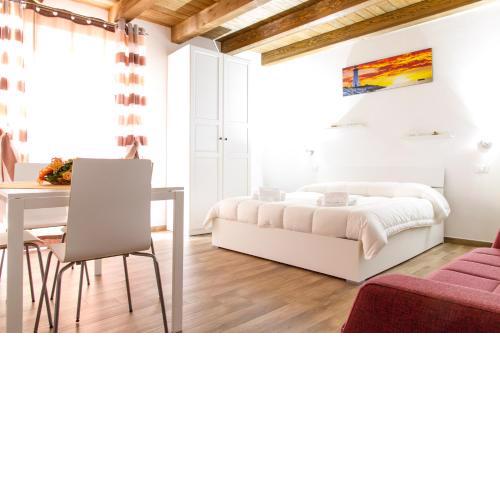 Two Hearts Accomodations